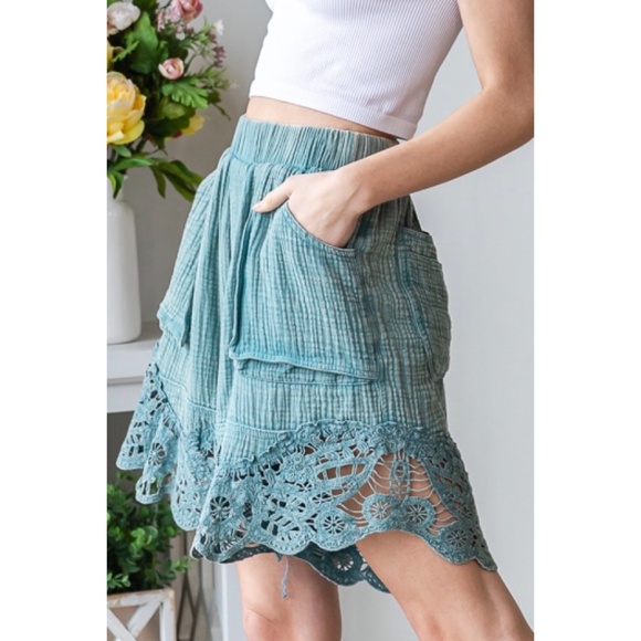 Oli & Hali Teal Mineral Washed Long Cotton Lace Trimmed Shorts - Picture 3 of 11